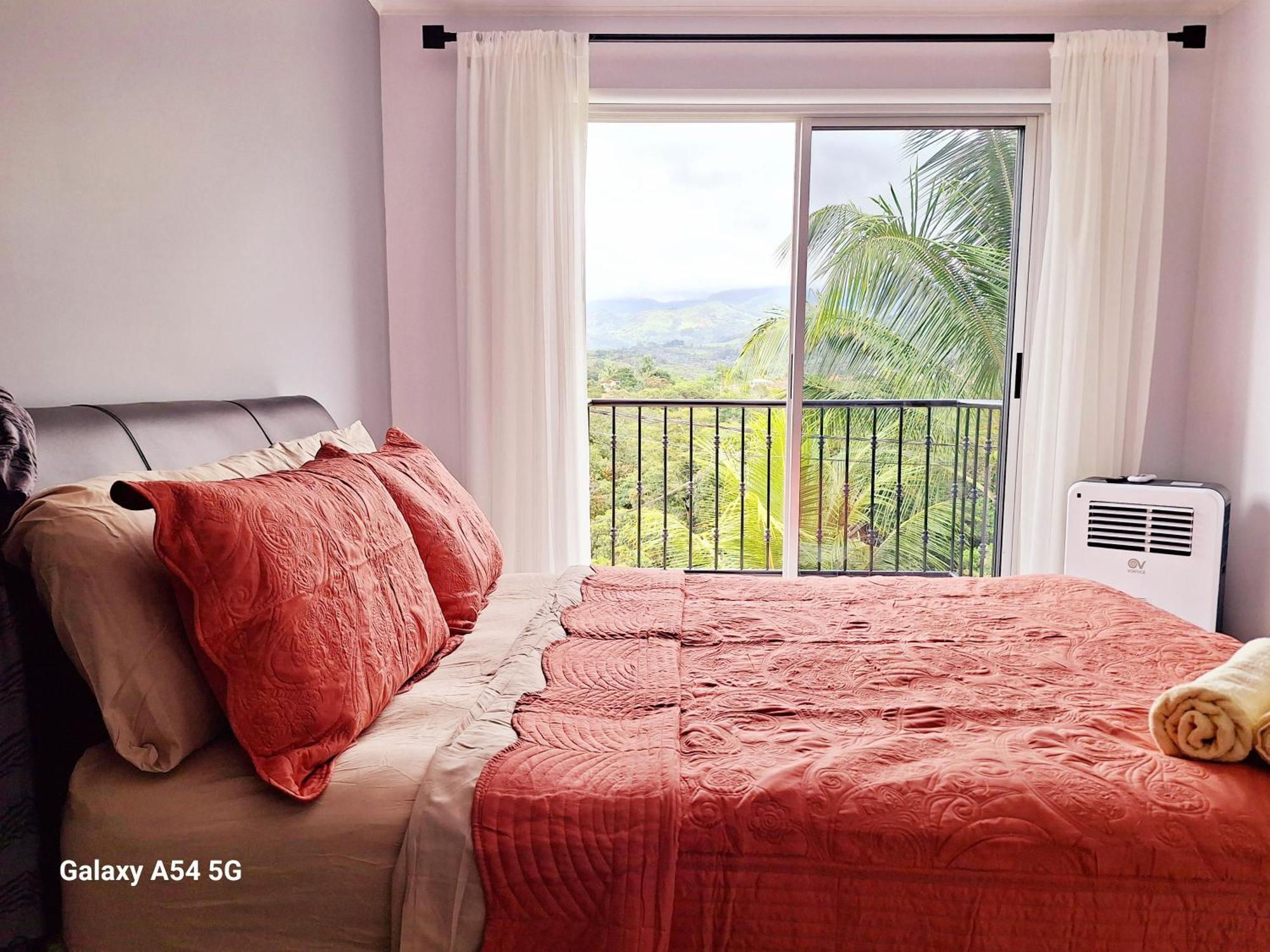 Хостел Victoria House San Isidro De El General Экстерьер фото